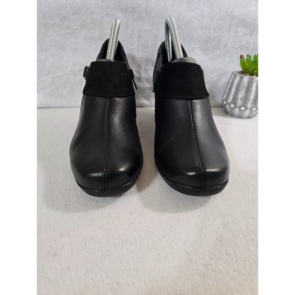 Clarks‎ Bendables Black Leather Ankle Buckle Boot Women's Size 9 Shoes - Picture 3 of 12